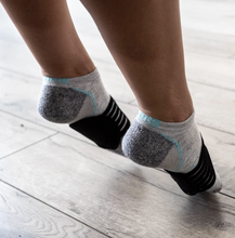 Load image into Gallery viewer, Cushioned Orthotic Arch Support Pads
