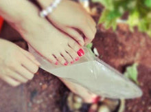 Load image into Gallery viewer, Deep Moisturizing &amp; Exfoliating Feet Peel Mask (1 Pair Set)
